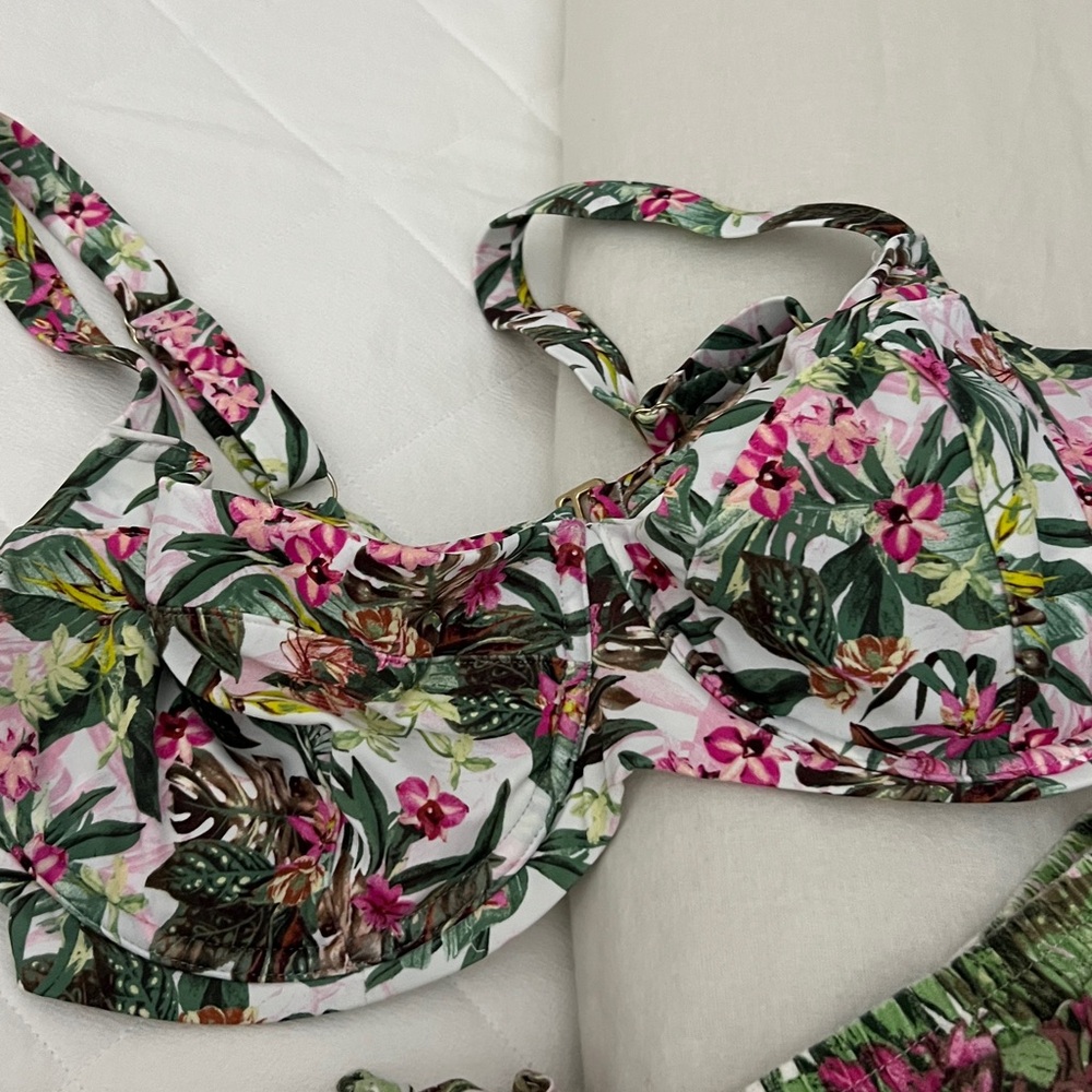 4 pc Victoria's Secret Floral Tropical Print Bikini Set in Pink, Green, White - Picture 12 of 14